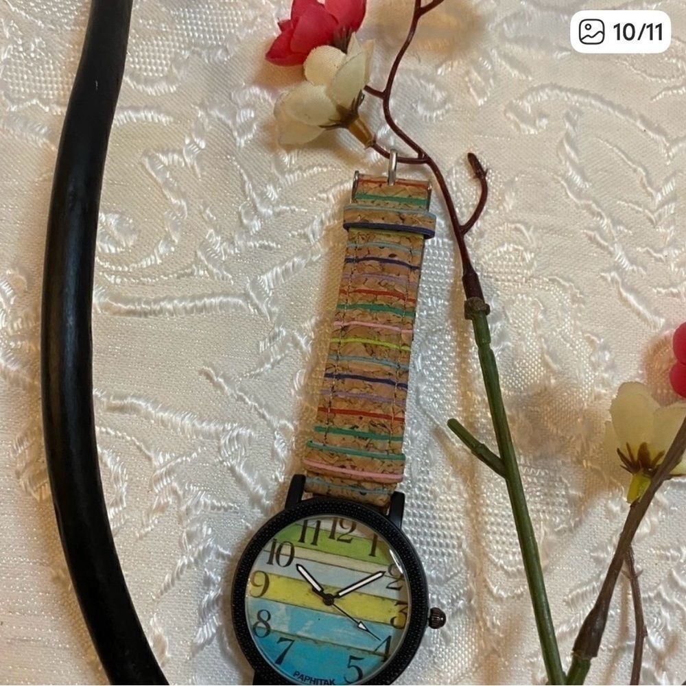 🛍️Multicolor Striped Watch with Black Case paphitak
ladiesfashion watch 💥